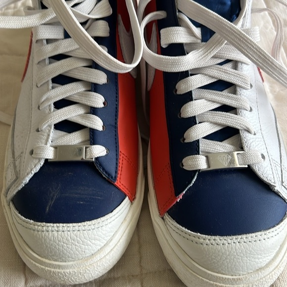 Men’s Nike Blazer Sneakers - Picture 7 of 10